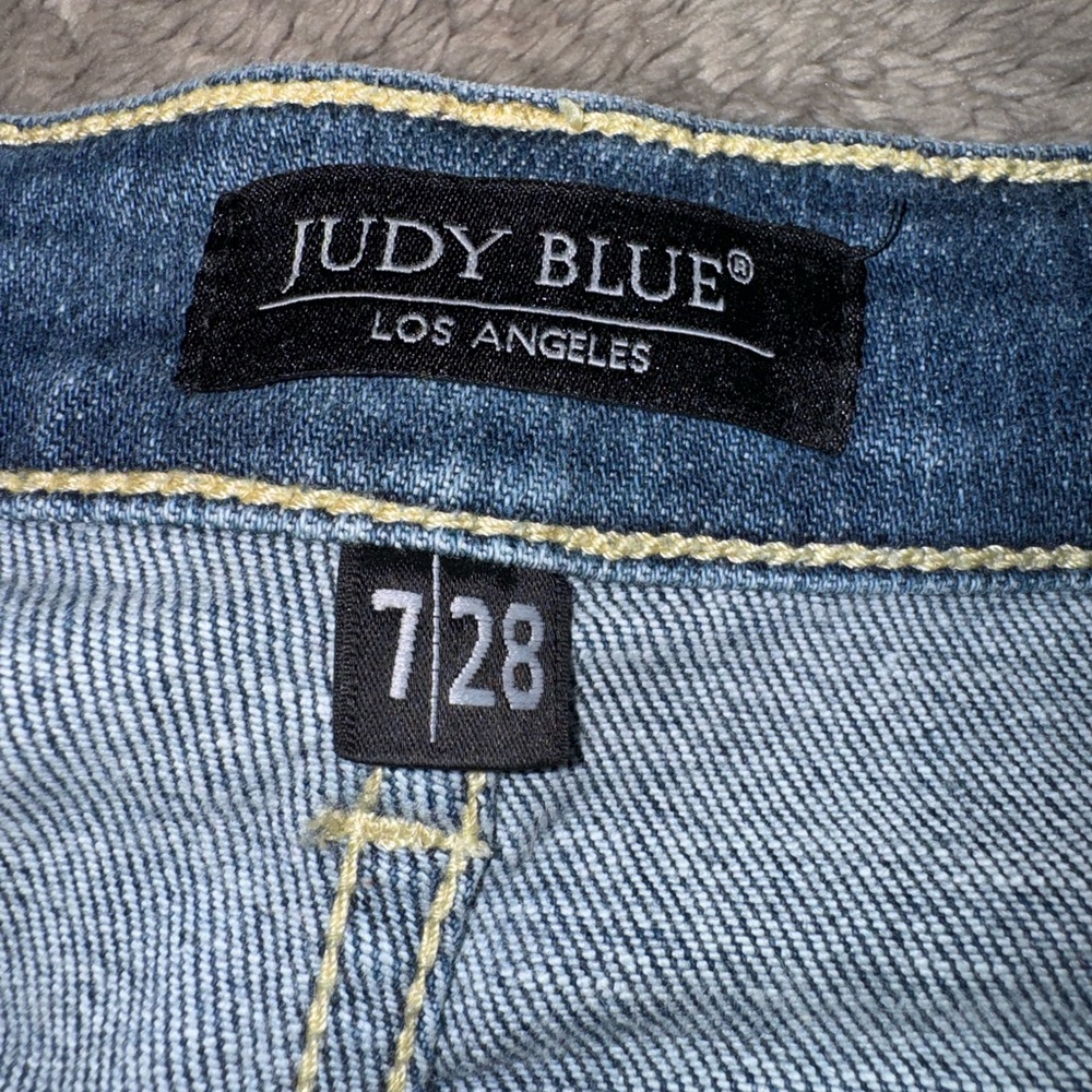 Judy Blue Jeans Size 7/28 worn once basically brand new. mom jean look